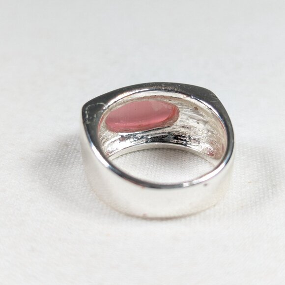 Pink and silver toned cocktail ring size 7.25, pink opalescent stone signet ring - Picture 6 of 9